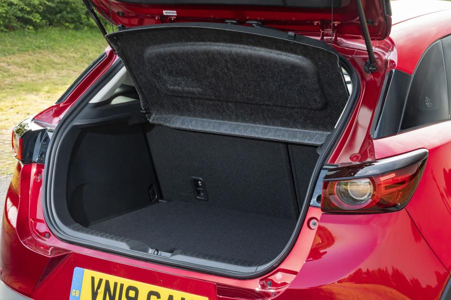 Багажник Mazda CX-3 GT Sport Nav+ 2019 года  (UK) (фото 25 из 32)